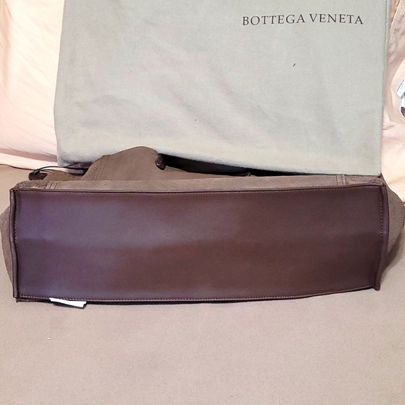 Bottega Venetta Tote Bag - Picture 3 of 9